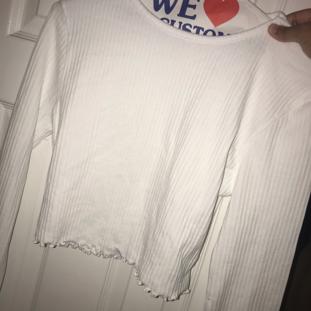 MISSGUIDED - White long sleeve crop top!